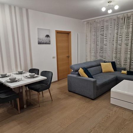 Stylish Panorama City Family Suite Bratislava Bagian luar foto